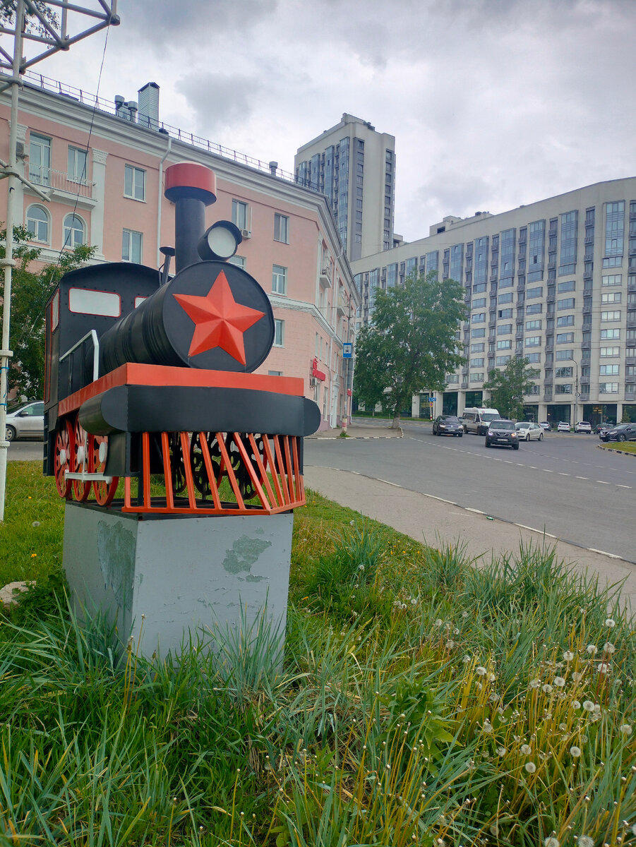 Фото автора. Наверх от розового дома и пошли. 