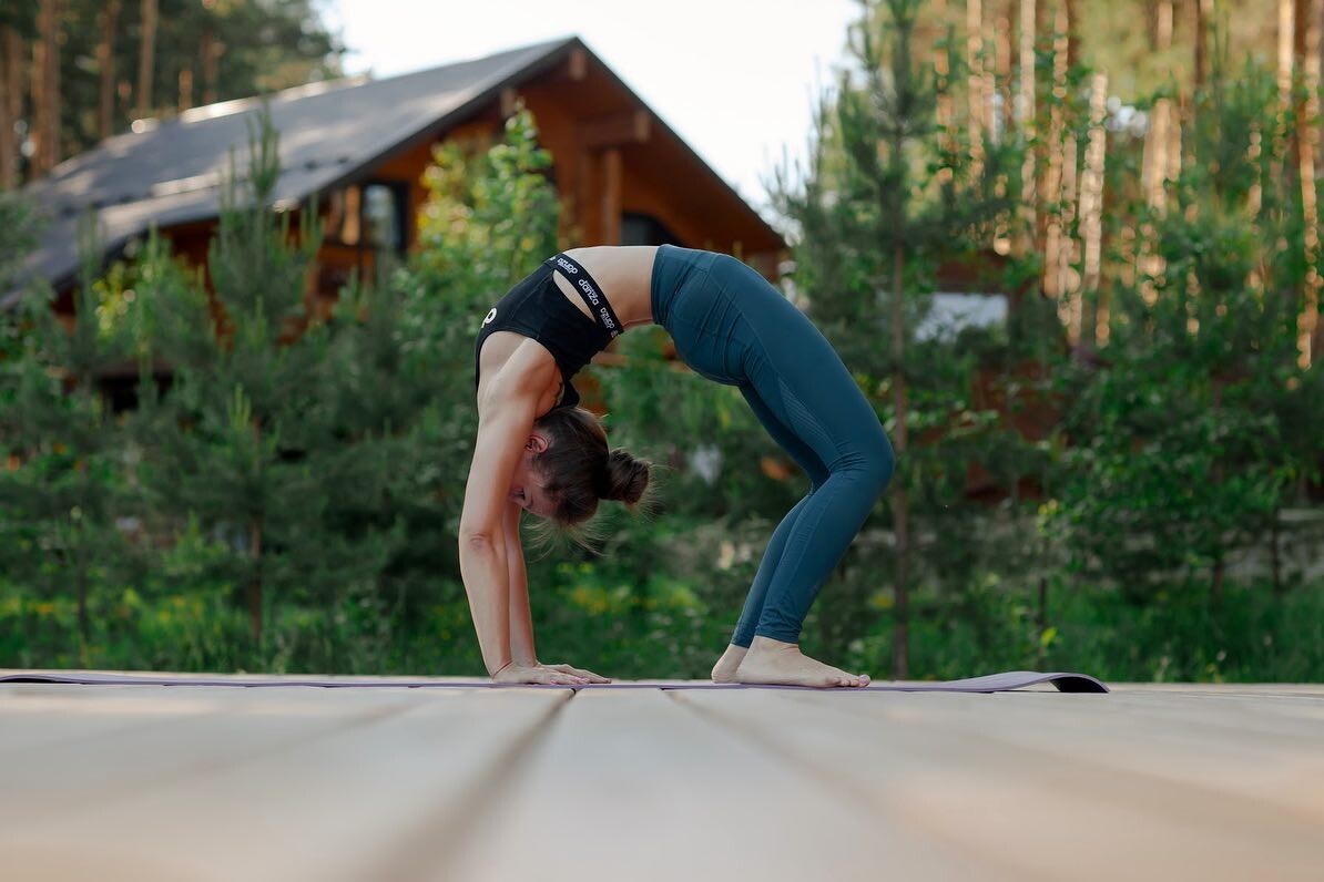 Мосты - часть практики Аштанга йоги, много работаем с ними и параллельно со своими страхами