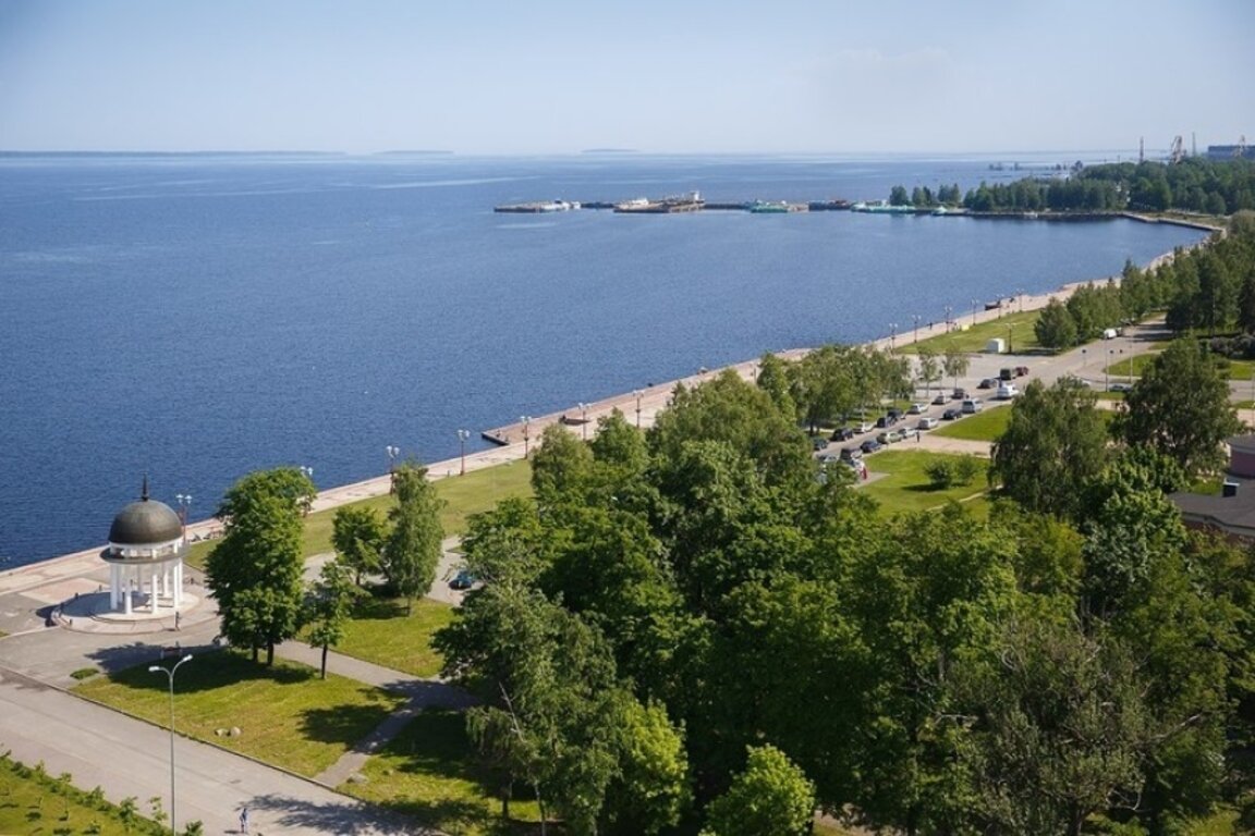 Прибрежный парк и набережная Петрозаводска