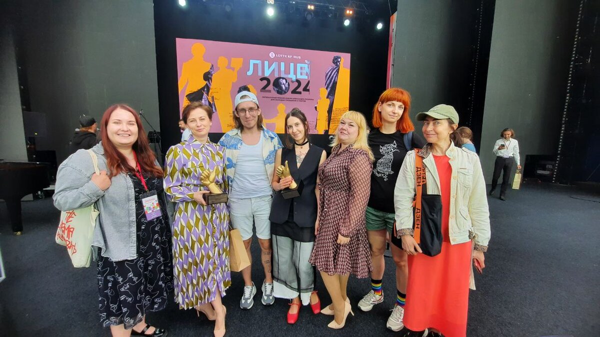 Блогеры со своими фаворитами на Красной площади