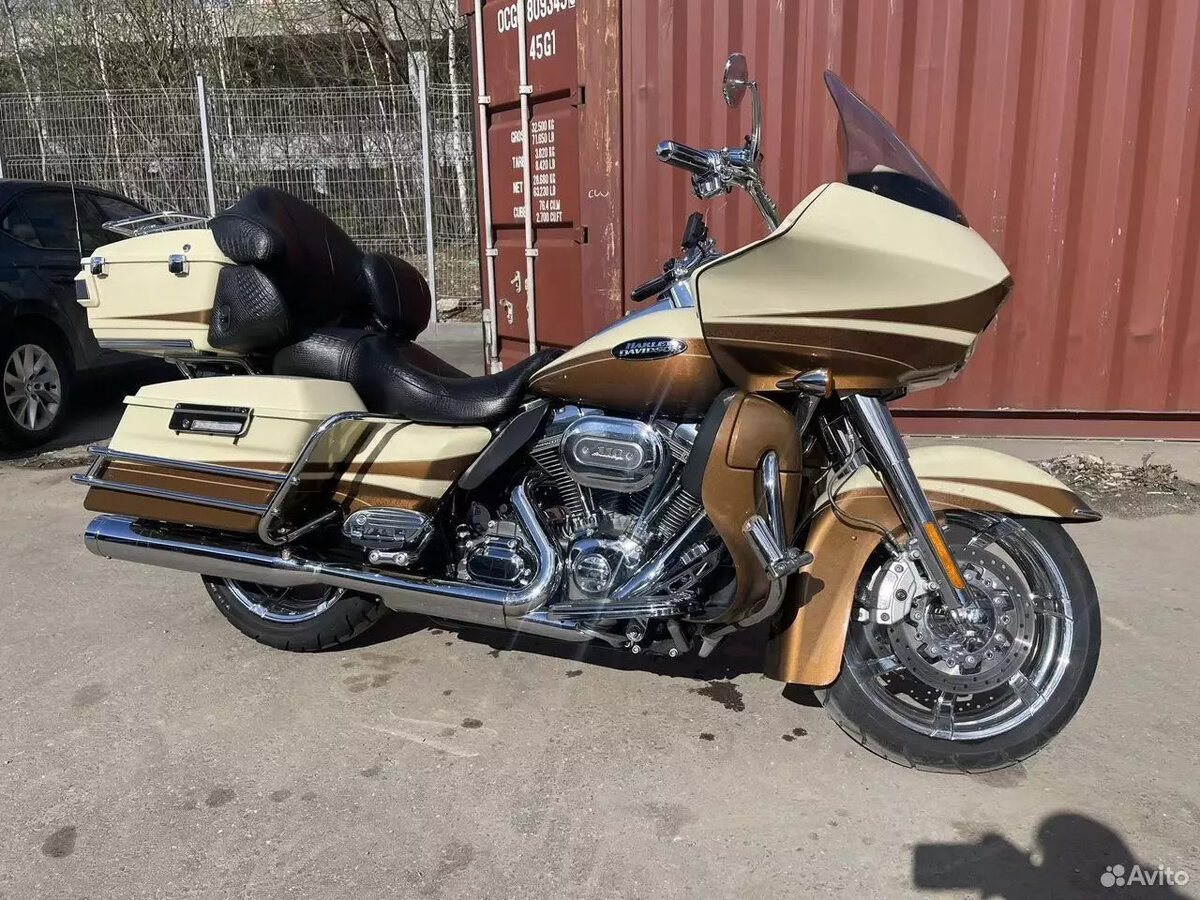 Harley Davidson CVO Road Glide  📷
