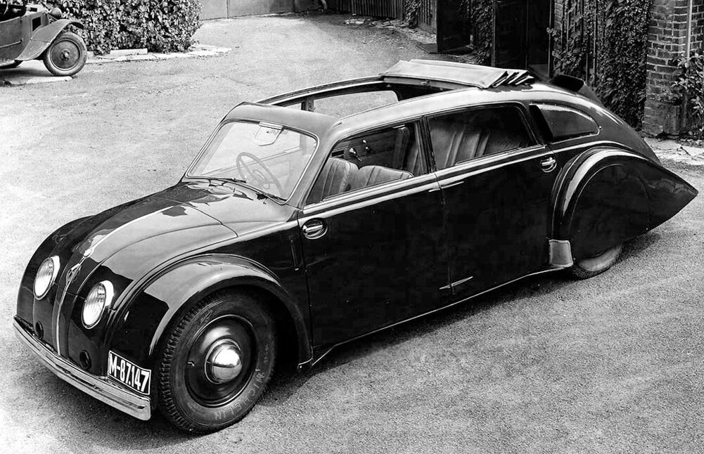    Tatra 77, появившаяся в 1934-м, поспособствовала увлечению многих, в том числе Ю.А. Долматовского, заднемоторной компоновкой