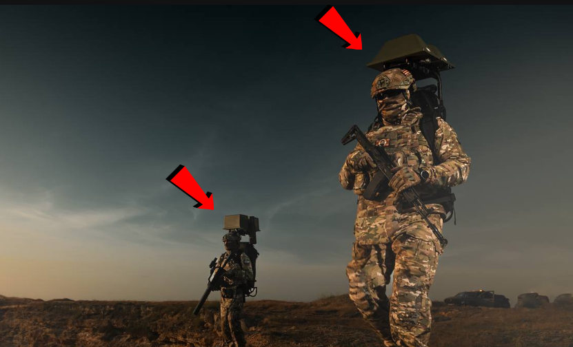 Фото двух российских бойцов с носимыми комплексами РЭБ "Фумигатор". Фотография ЛАБ.ППШ