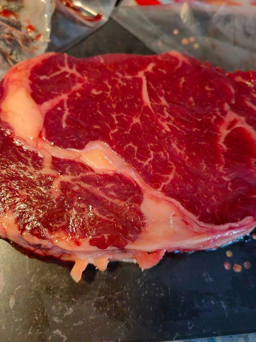 Аргентинский рибай после вскрытия упаковки