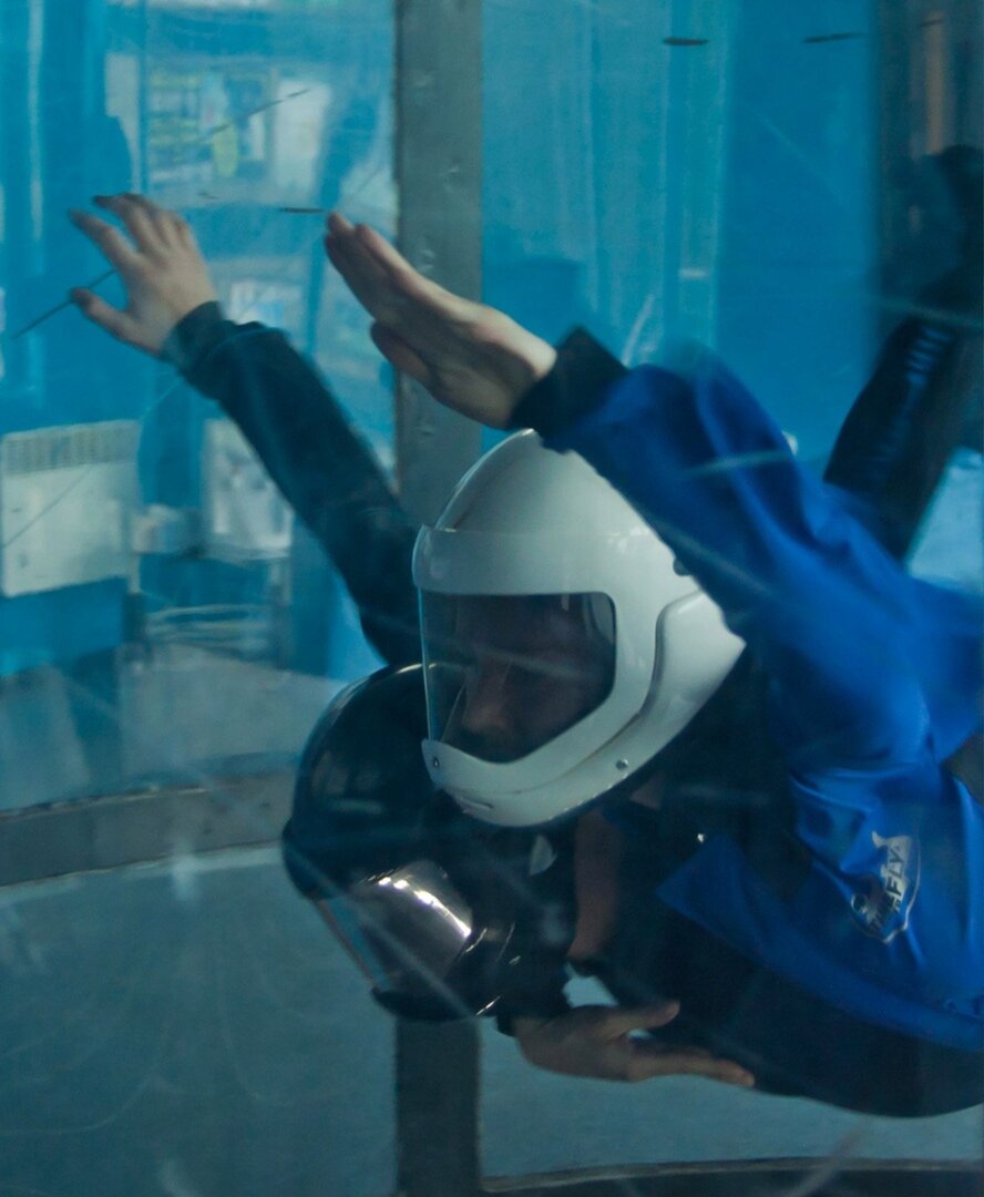 у меня прихватывает сердце даже в аэротрубе, к сожалению - и тошнит... не так страшно, как на советской карусели, но тоже... очень, очень страшно и плохо... роупджампинг тоже тяжело даётся