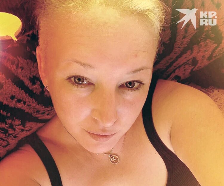 По словам Новруза, Екатерина (на фото), стала оскорблять его и он схватился за нож. 