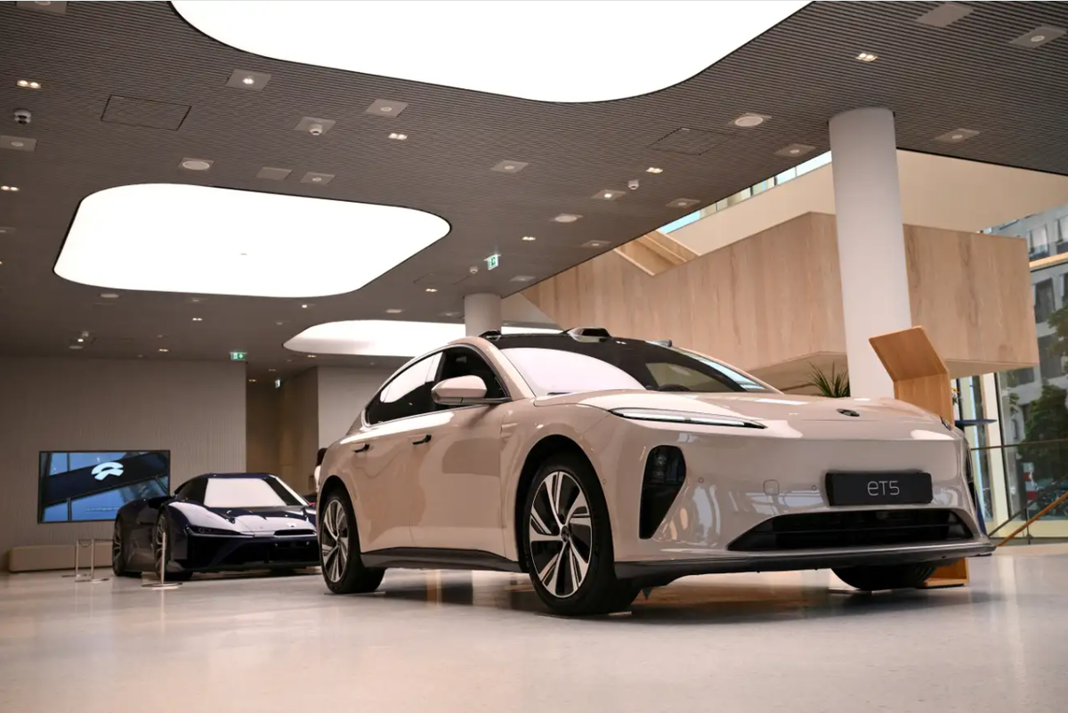 Nio ET5 - яркий представитель молодого китайского бренда. Модель экспортируется на рынки европейских стран
