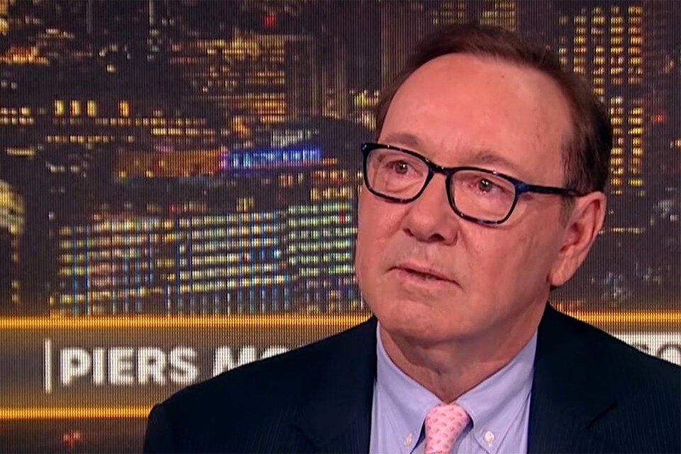    Кевин Спейси сквозь слезы признался, что скоро станет бездомным. Кадр видео