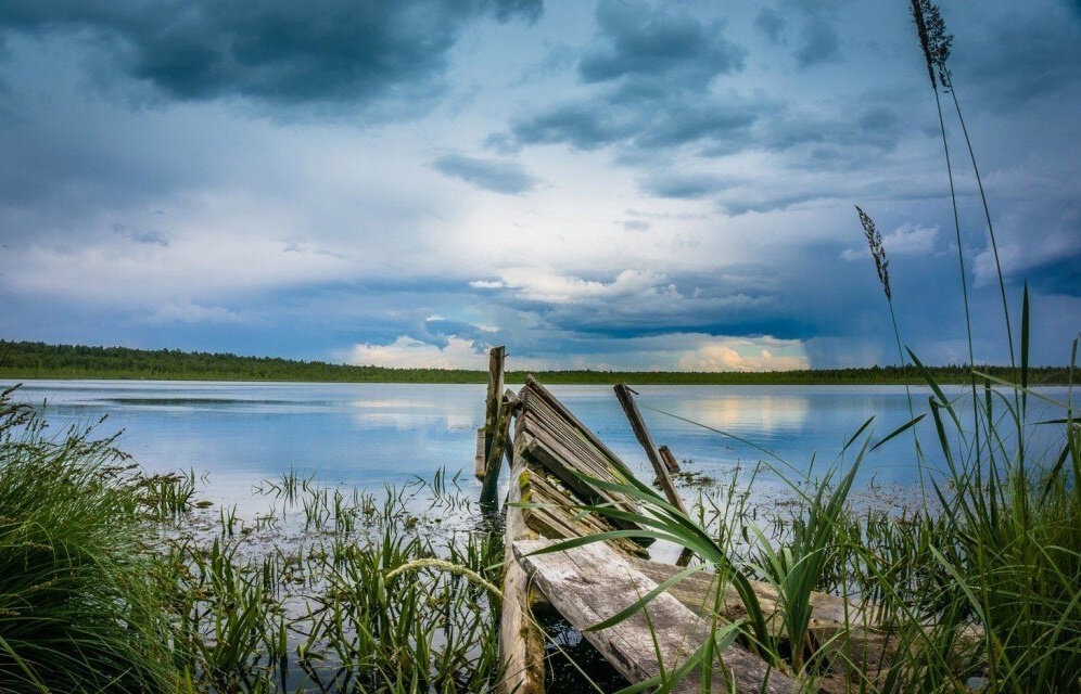 Озеро Шайтан кажется самым обыкновенным.
Источник фото: https://sun9-80.userapi.com/impf/c824502/v824502616/141d3c/7JFEvuDM8fA.jpg?size=1024x681&quality=96&sign=c00d1f73a56eb8c6e5162fdd0200a1d6&c_uniq_tag=bmPT1j7iprONFgTIbB9_I8aNY_XpqZKtdLXHPfOnQaQ&type=album
