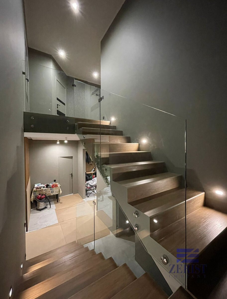 Наш проект. Лестничное ограждение на тосечных креплениях