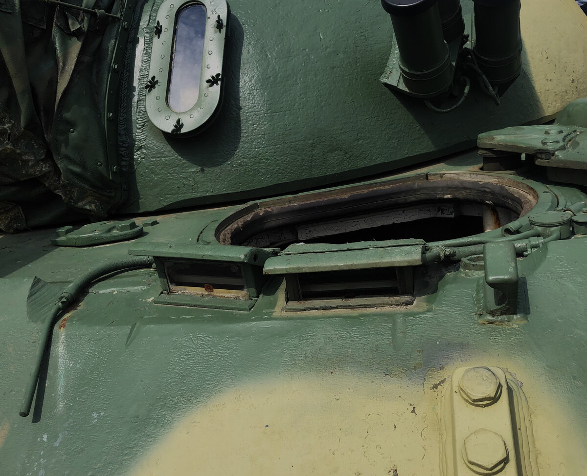 Приборы наблюдения механика-водителя.