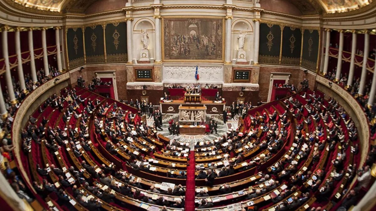 Нижняя палата парламента Франции. Бурбонский дворец.