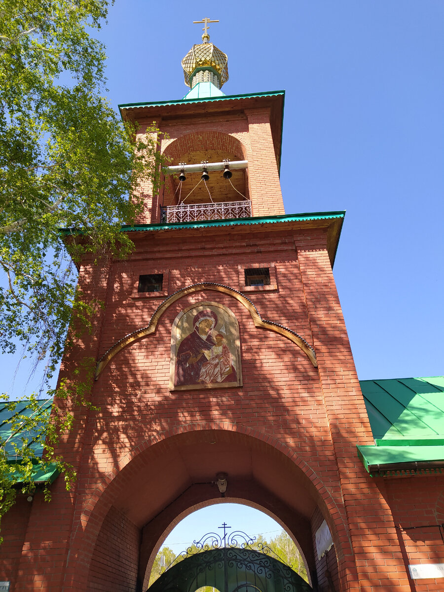 главные ворота монастыря