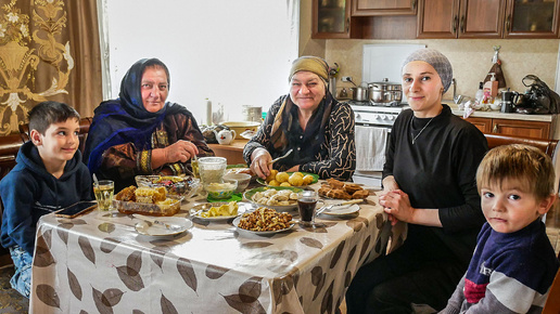 Жизнь в древнем, горном селе Дагестана. Россия