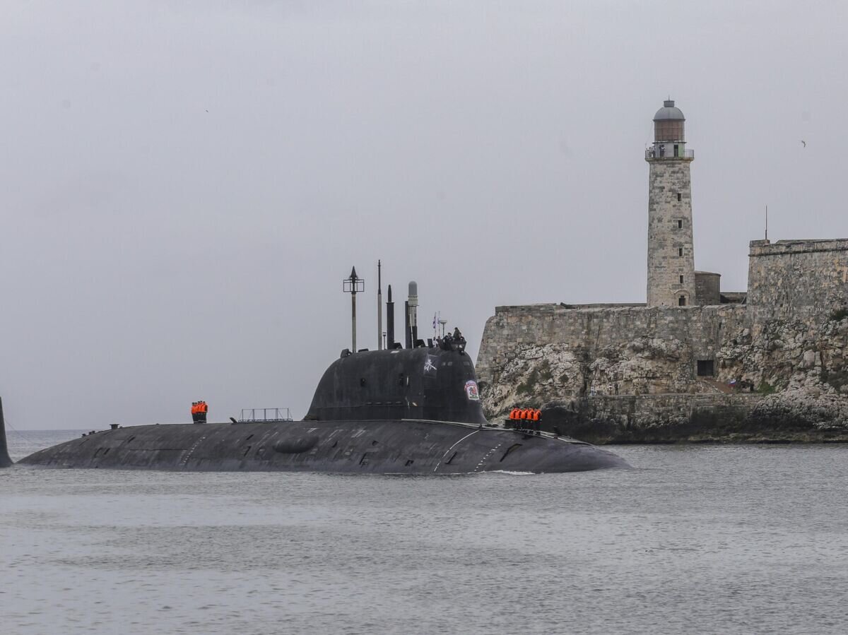    Российская атомная подводная лодка "Казань" прибывает в порт Гаваны, Куба© AP Photo / Arial Ley
