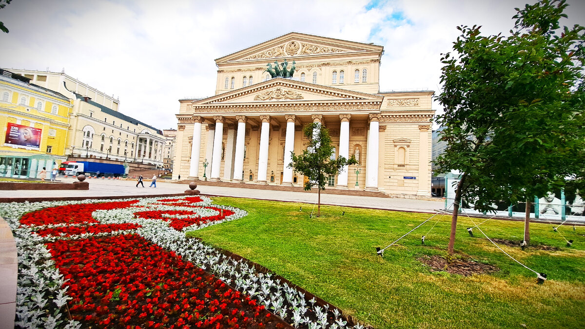 Театральная площадь. Фестиваль "Лето в Москве. Сады и цветы". Фото автора канала