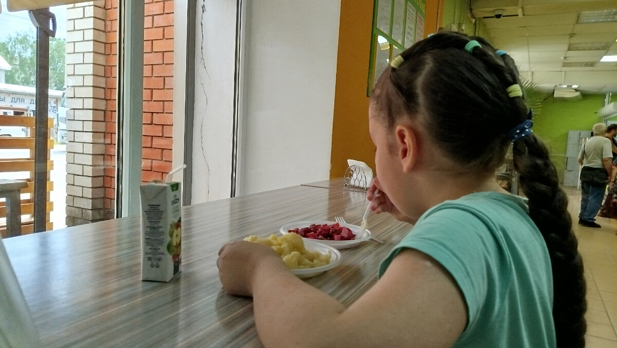 Винегрет с пюрешкой.