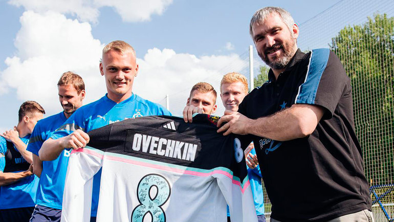    Константин Тюкавин и Александр Овечкин.из соцсетей Константина Тюкавина