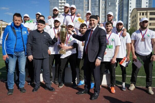    Почетные гости и победители спартакиады на церемонии награждения