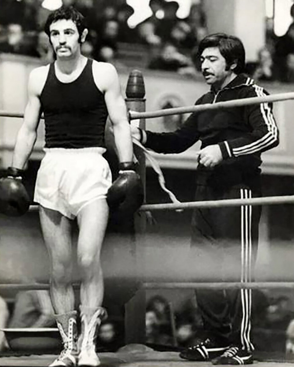 Александр Парунакян на соревнованиях по боксу во времена СССР.