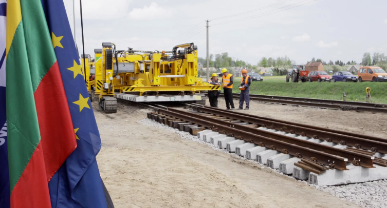 Строительство дороги Rail Baltica идет темпами " в час по чайно ложке" (фото с сайта  zviestki.info)