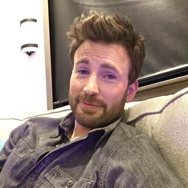     Сегодня родились Крис Эванс и Стеллан Скарсгард