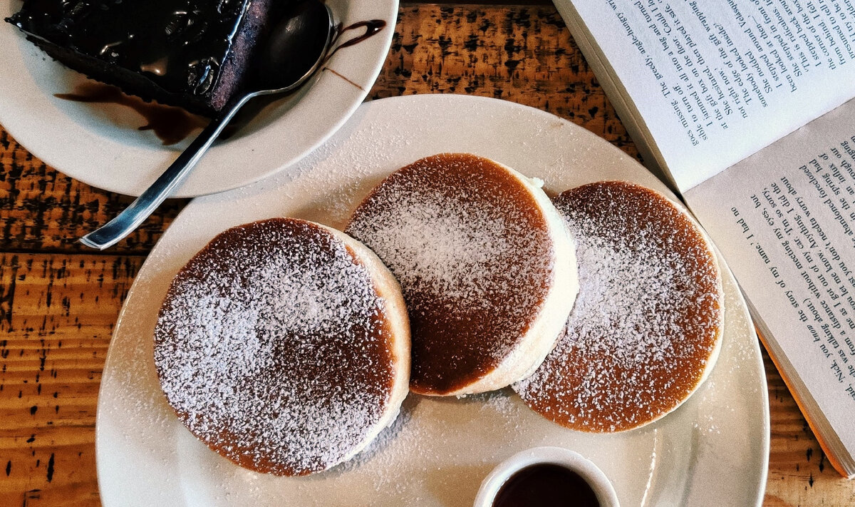 Сырники классические с сахарной пудрой и джемом. Рецепт пышных сырников.