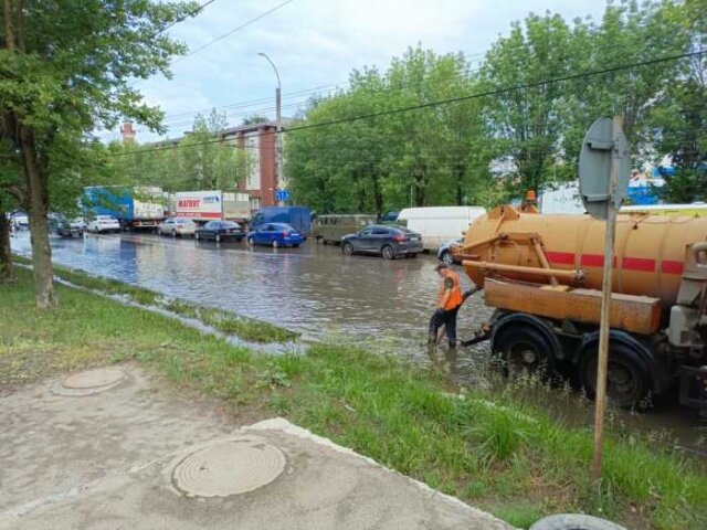    На улицах Иванова работает илососная техника
