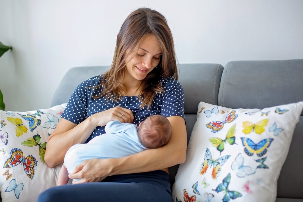 Кормление грудью малыша