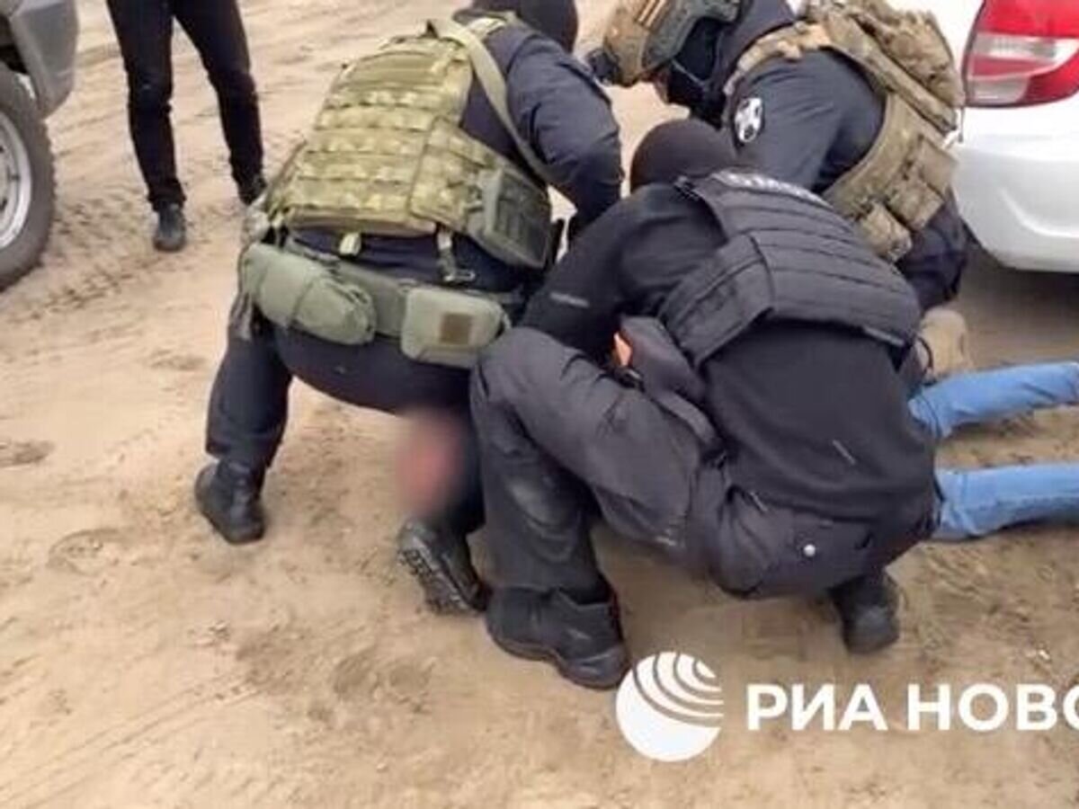    Задержание членов банды Басаева и Хаттаба, участвовавших в нападении на военных в Чечне в 1999 году© РИА Новости