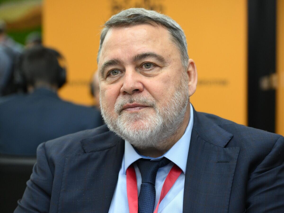    Президент Санкт-Петербургской международной товарно-сырьевой биржи Игорь Артемьев© РИА Новости / Александр Кряжев