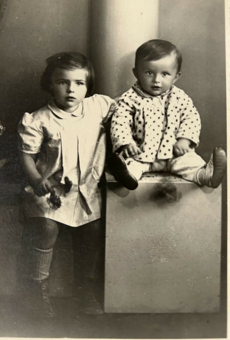 Маленький Павел Травничек с сестрой Мартой