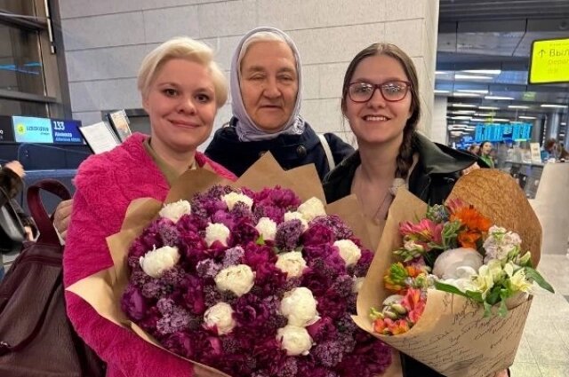    Иустина Сысоева (слева), Анна Сысоева (в центре), Дорофея Сысоева (справа). Фото: предоставлено Иустиной Сысоевой