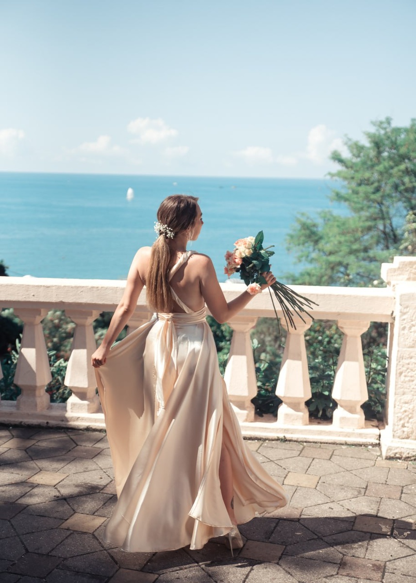 Девушка и море