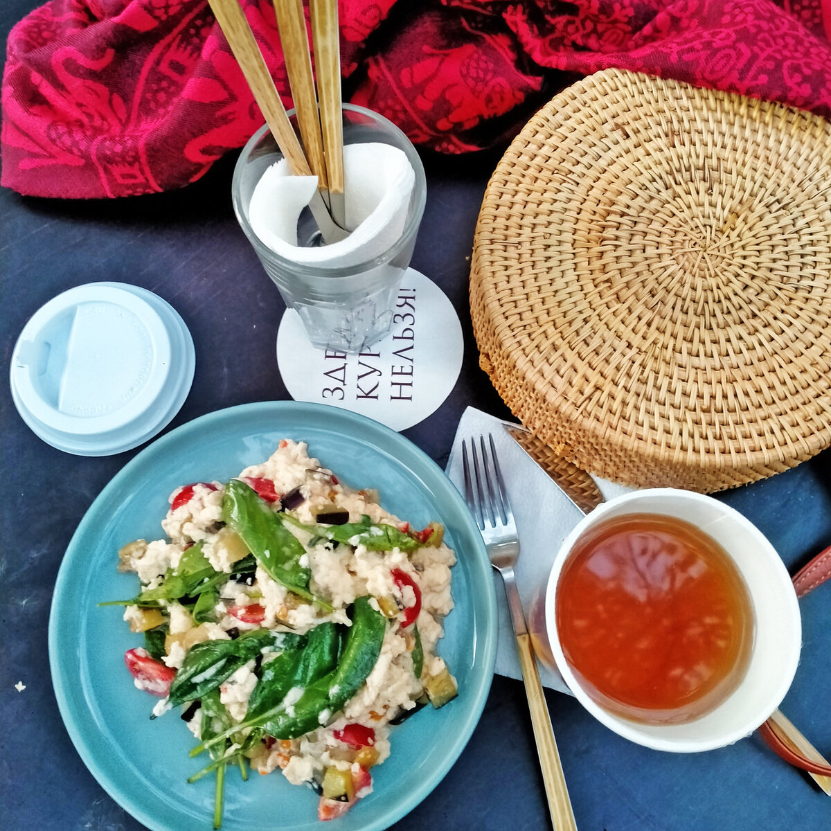 Иногда тоже грешу такими натюрмортами, что уж скрывать. 😄