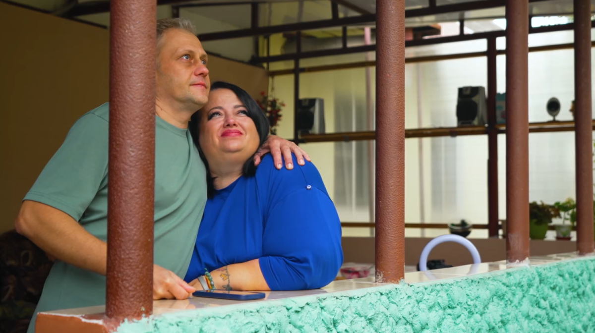    43-летняя Елена - блогер, воспитывает 4 детей вместе с мужем Алексеем