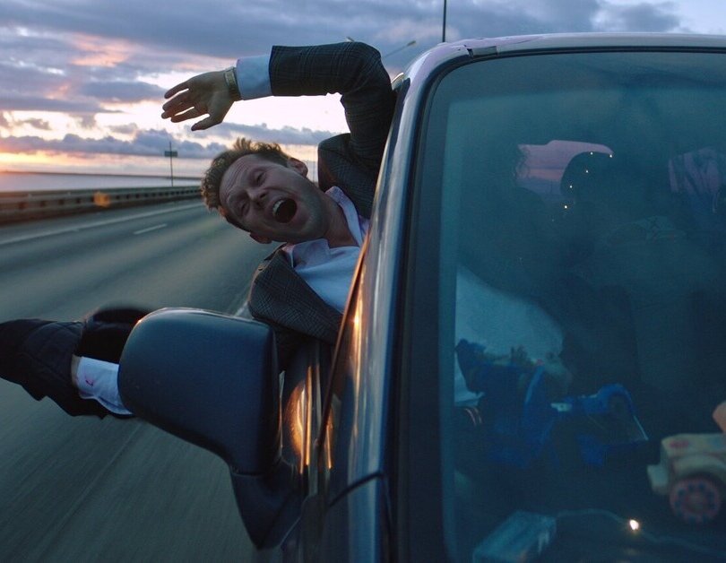 Кадр из фильма "Почему ты?".