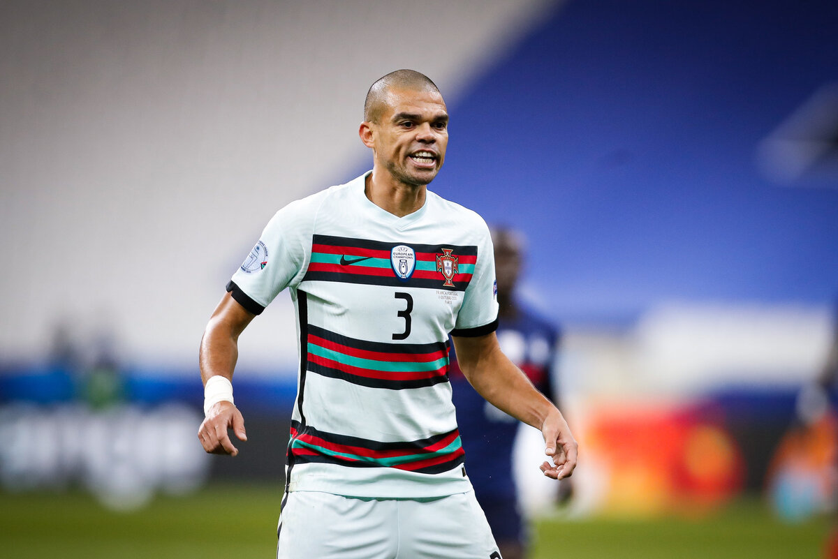 Португалец Пепе может сыграть на Евро в 41 год!