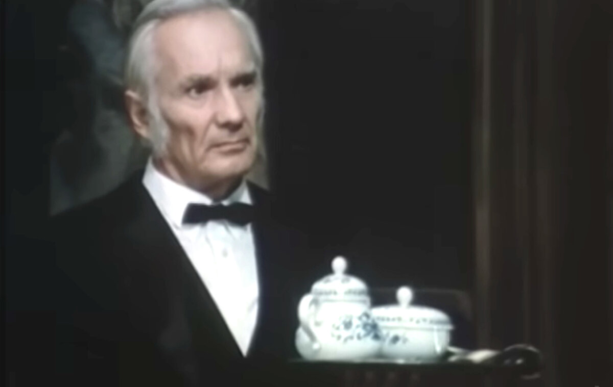 Кадр из кинофильма "Чисто английское убийство", 1974 г., режиссер Самсон Самсонов, сценаристы Эдгар Смирнов, Вадим Юсов, композитор Эдуард Артемьев (скриншот)