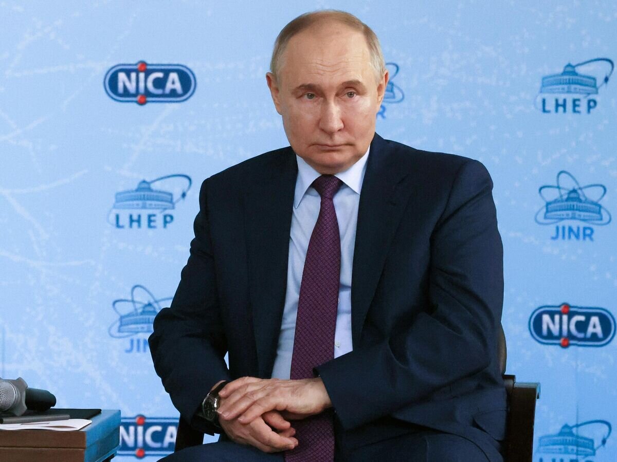    Президент РФ Владимир Путин на встрече с получателями мегагрантов и ведущими учеными в Объединенном институте ядерных исследований в Дубне© РИА Новости / POOL