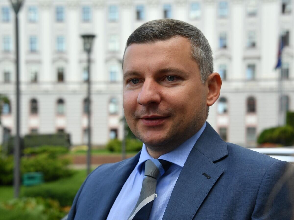    Официальный представитель МИД Белоруссии Анатолий Глаз у здания МИД Белоруссии© Sputnik / Виктор Толочко