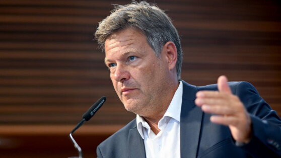    В Германии призвали к увеличению числа филиалов оборонных компаний на Украине Андрей Бурков