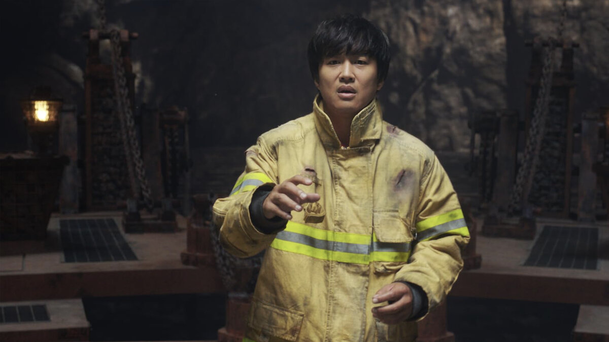 Кадр из фильма "С богами: Два мира"