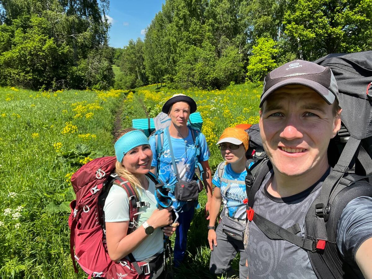 Это мы на второй день нашего в меру приключенческого мини-похода 