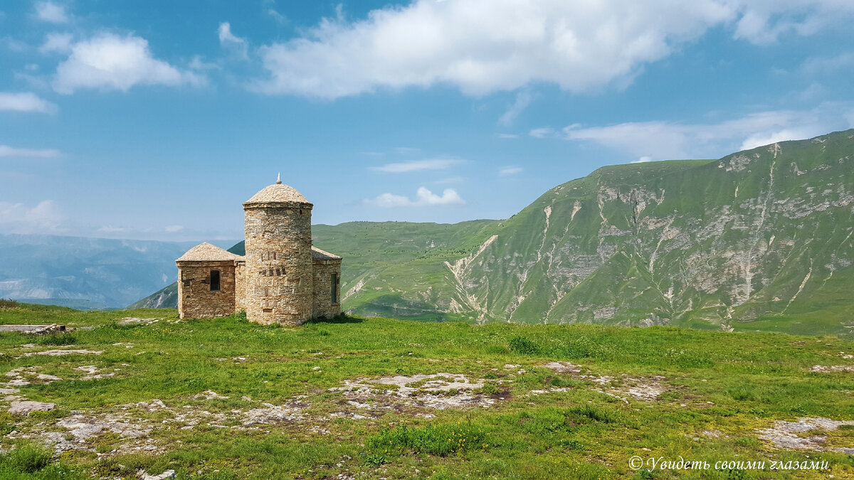 Каменная мечеть на плато Матлас