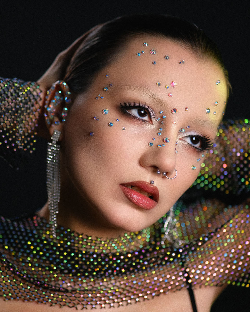 Ну я как сорока, люблю нацепить всё блестящее, да побольше