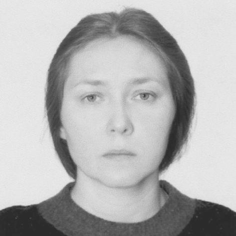 Валентина Муренкова в юности. Обратите внимание на выражение лица. Когда тебе много лет постоянно твердят про грех (в теории) и про то, что грешница конкретно ты, и что гореть тебе в адском пламени - улыбаться как-то не хочется, верно?