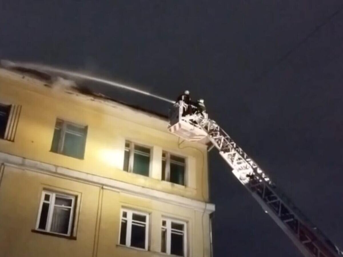    Пожар в неэксплуатируемом здании на севере Москвы© МЧС России/Telegram