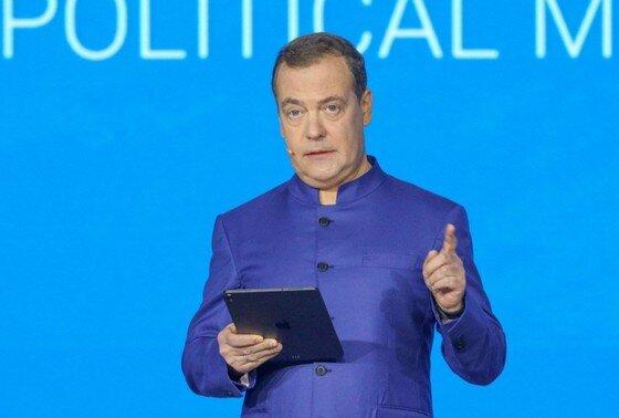    Дмитрий Медведев