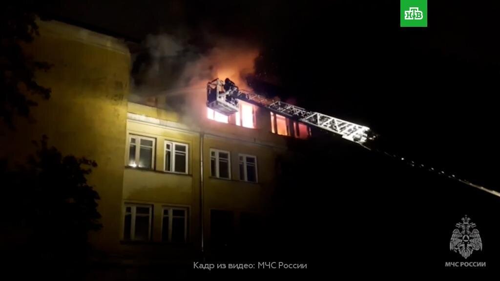    Крупный пожар тушат на севере Москвы